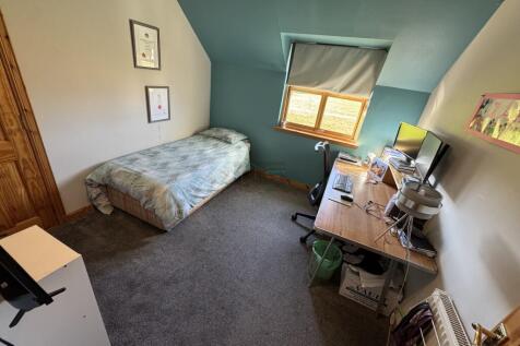 Bedroom 3a.JPG
