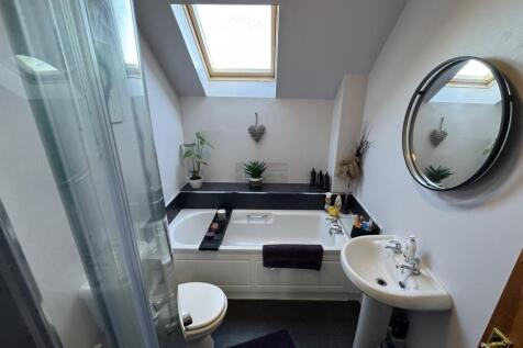 Bathroom.JPG