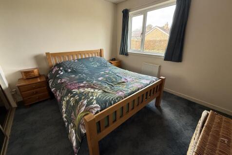 Bedroom 1a.JPG