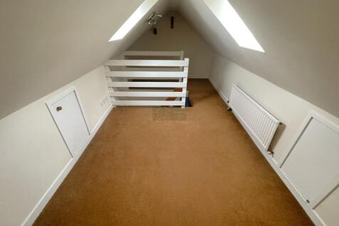 Attic Room.JPG