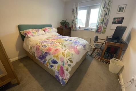 Bed 3a.JPG