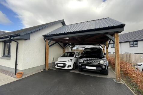 Car port Drive.JPG