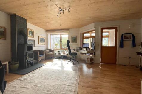 Family Room.JPG