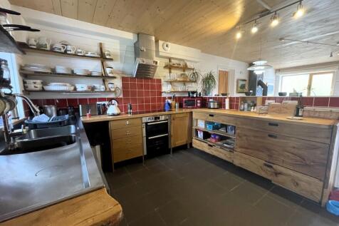 Kitchen a.JPG