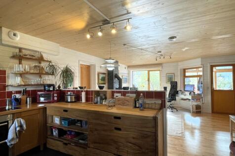 Kitchen c.JPG