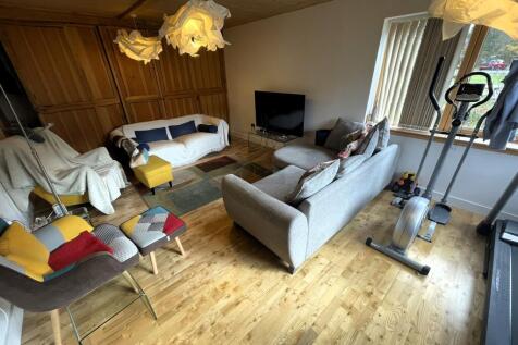 Lounge Bedroom 3a.JPG