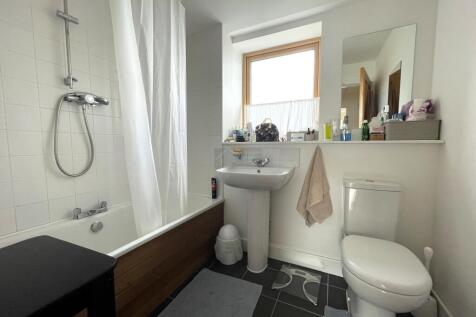 Family Bathroom.JPG