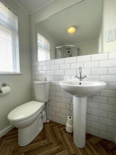 En-Suite b.JPG