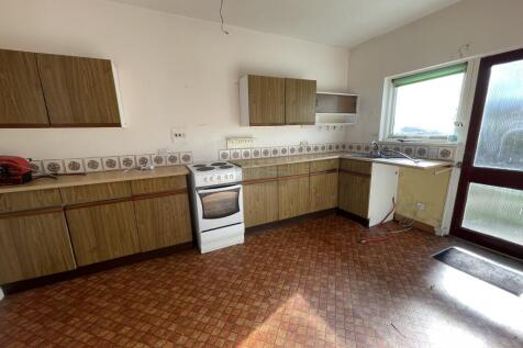 Kitchen a.JPG