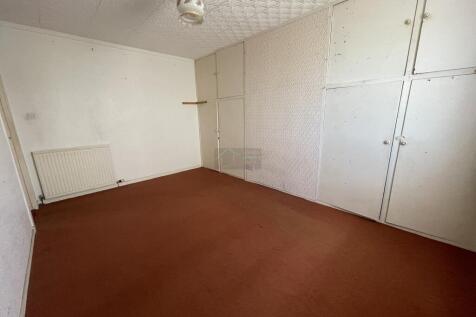 Bedroom 1b.JPG
