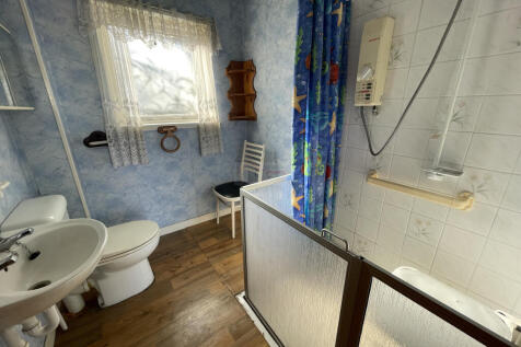 Shower room.JPG