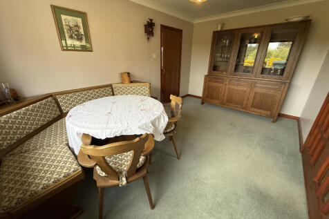 Dining room.JPG