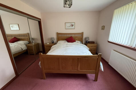 Bedroom 1a.JPG