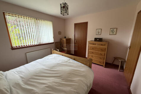 Bedroom 1b.JPG