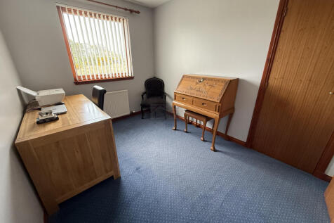 Bedroom 3b.JPG