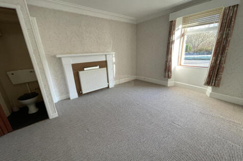 Bedroom 1b.JPG