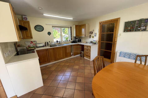 Kitchen d.JPG
