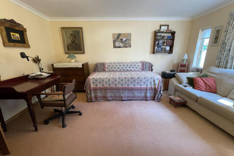 Bed 1a.JPG