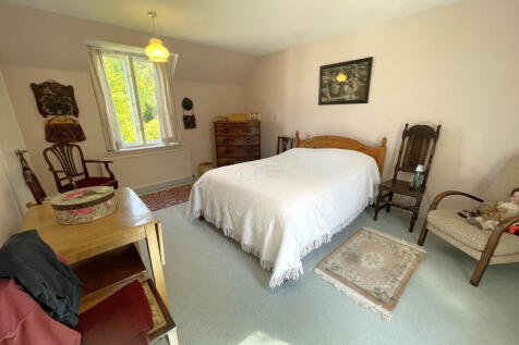 Bedroom 2a.JPG