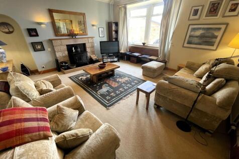 Lounge a.JPG