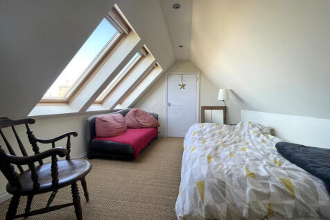 Bedroom 5 a.JPG
