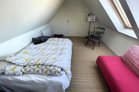 Bedroom 5b.JPG