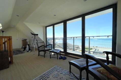 Lounge with Balcony.JPG