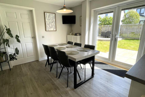 Dining Area.JPG