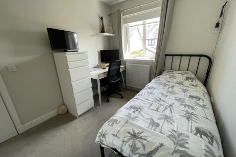 Bedroom 3a.JPG