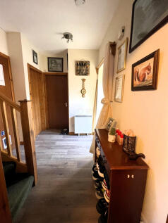 Hallway.JPG