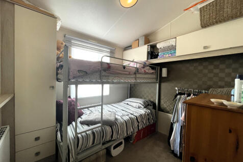 Bedroom 2a.JPG