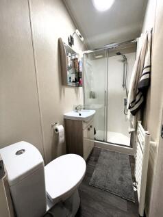 Shower Room.JPG