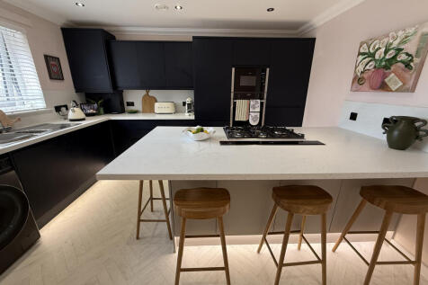 Kitchen a.JPG