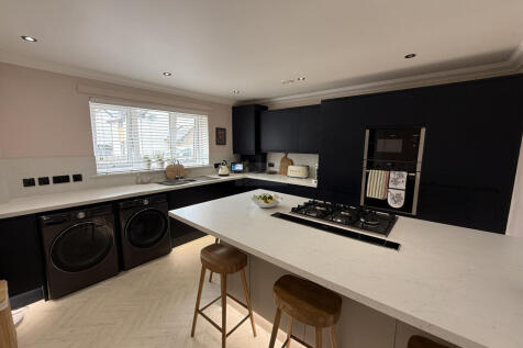 Kitchen c.JPG