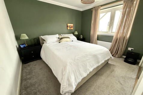 Bedroom 1a.JPG