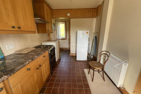 5 Kitchen b.JPG