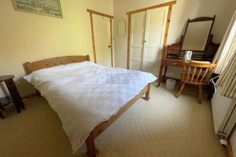 5 Bedroom 1a.JPG