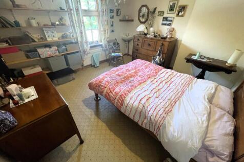 6 Bedroom 2a.JPG