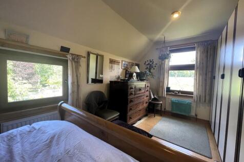 6 Bedroom 3b.JPG