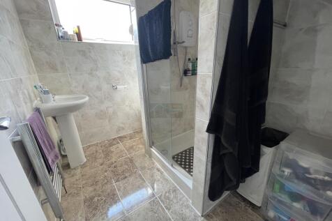 Shower room.JPG