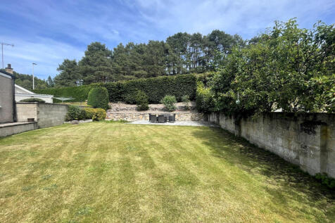 Garden r.JPG