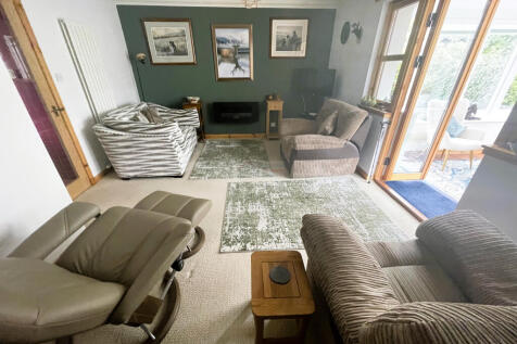 Lounge a.JPG