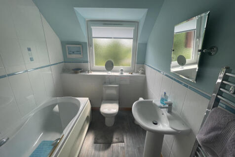 Bathroom.JPG