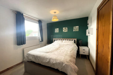 Bedroom 1a.JPG