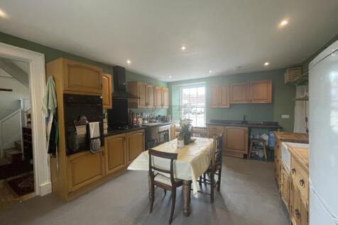 Kitchen a.JPG