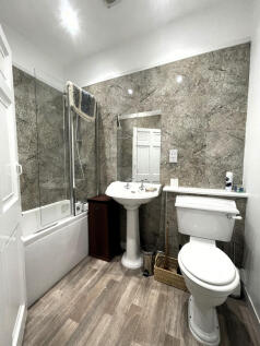 Bedroom 2 En-Suite.JPG