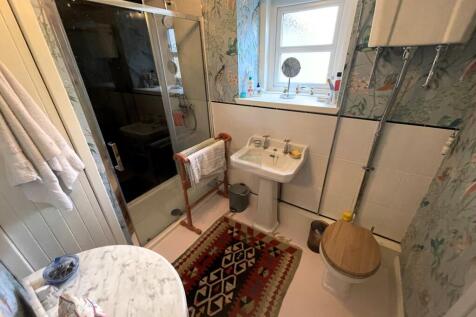 Shower Room.JPG