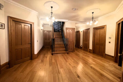 Hallway.JPG