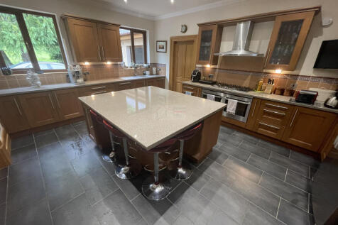 Kitchen a.JPG