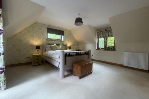 Master Bedroom a.JPG
